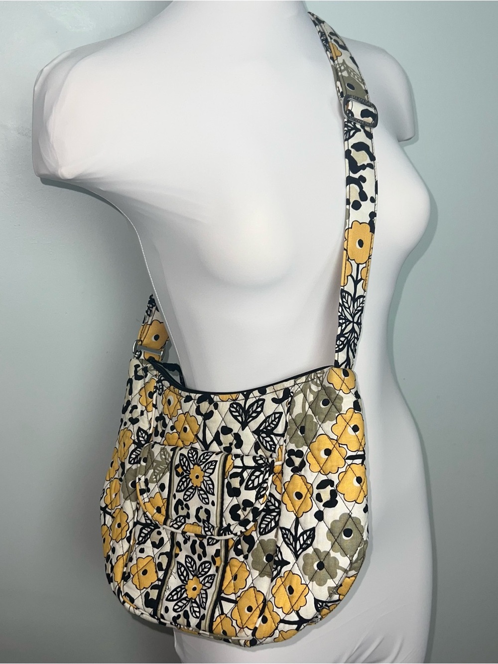 Vera Bradley Floral Crossbody Shoulder Bag Yellow Black Cream Quilted